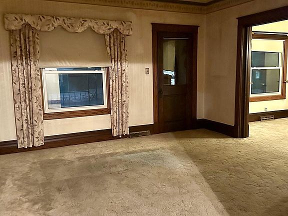 2nd image of 903 13th Avenue