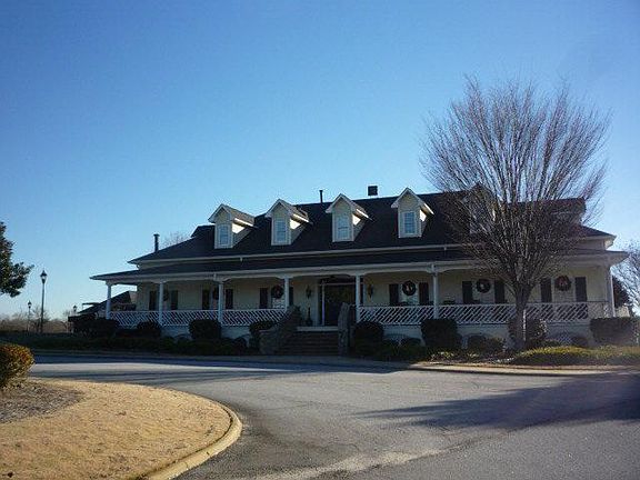 4th image of 115 Luton Pl N