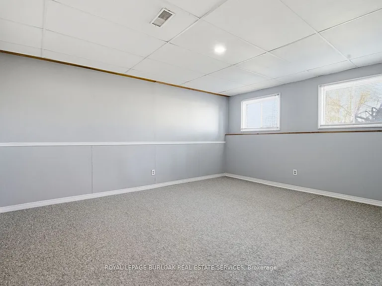113 Commercial St #LOWER — Photo 9