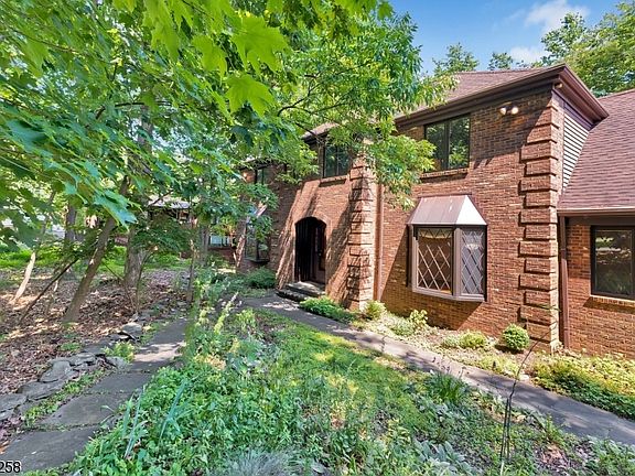 2nd image of 1010 Johnston Dr