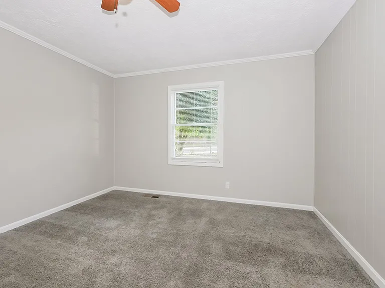 865591_024_main_bedroom_12936562.jpg