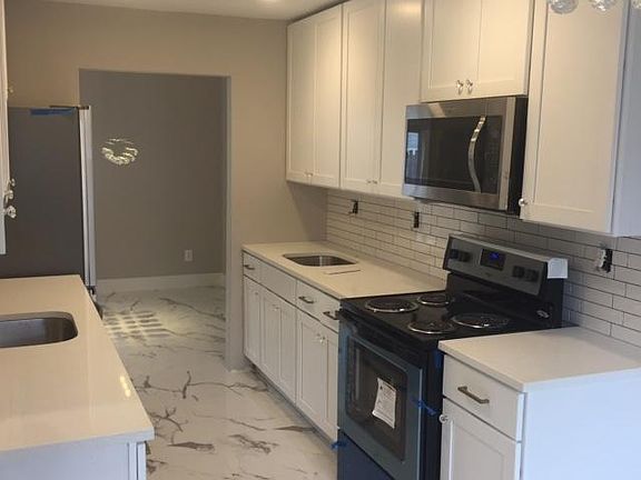 2nd image of 127 Colony Cir