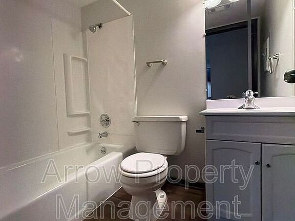 5th image of 2512 R St #5