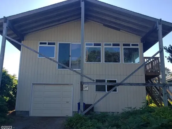 3910 Mina Pl, Depoe Bay, OR 97341