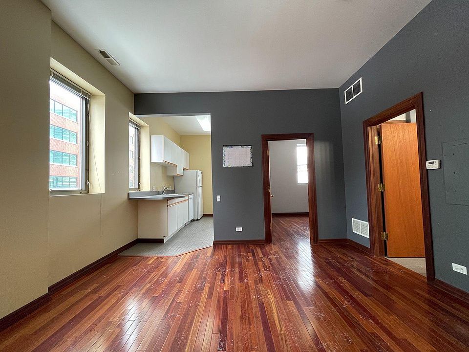 1st image of 641 W Grand Ave Rear 2