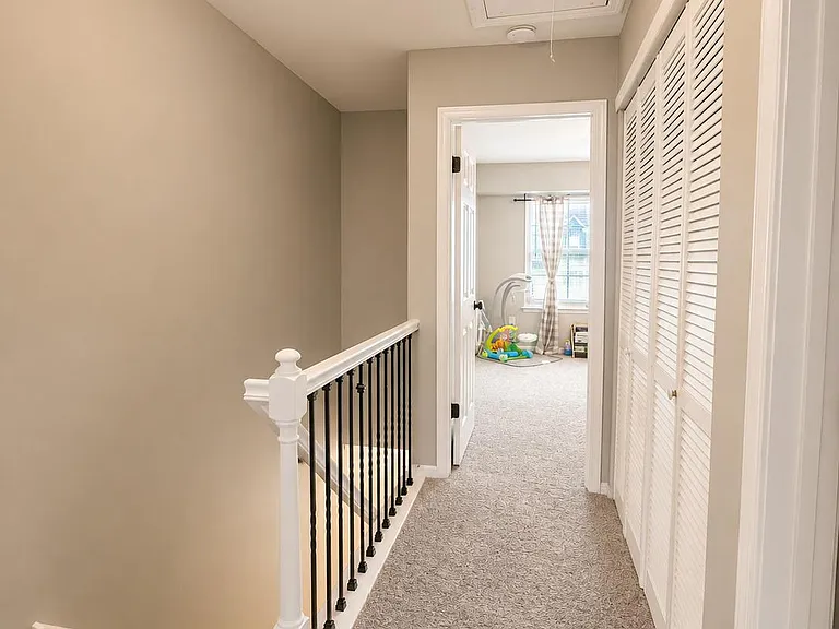 937 Woodstock Ct — Photo 10