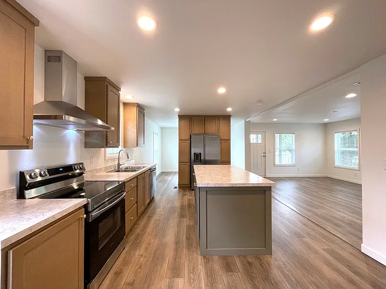 609 Mildred St — Photo 4