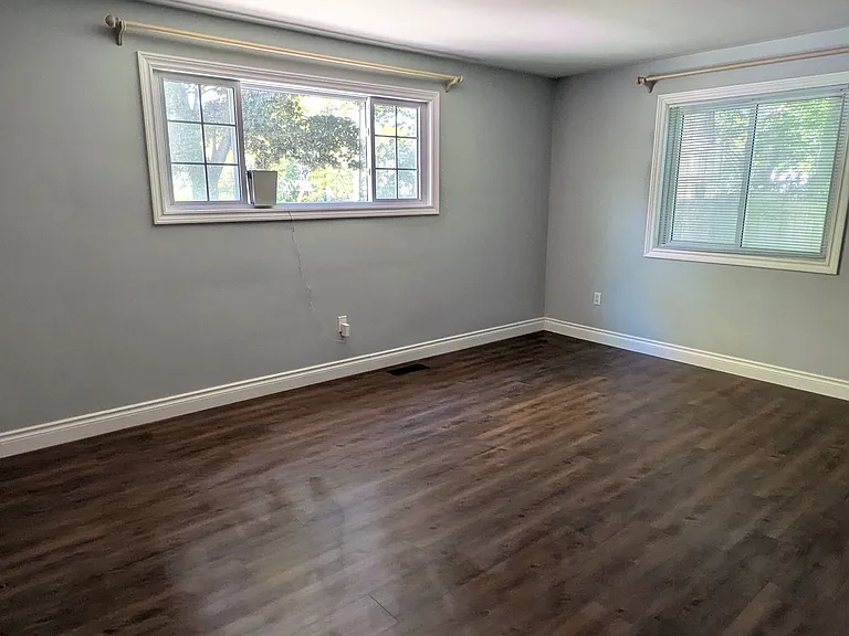 3204 Saint Paul Ave #MAIN FLOOR — Photo 4
