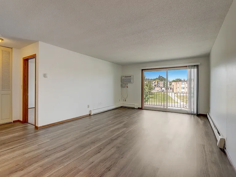 Sumter Green Apartments — Photo 39