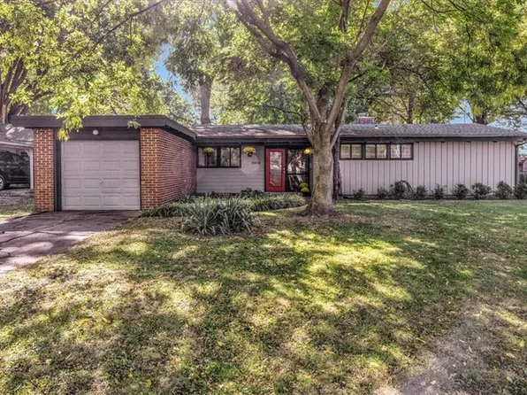 3801 W 76th St, Prairie Village, KS 66208