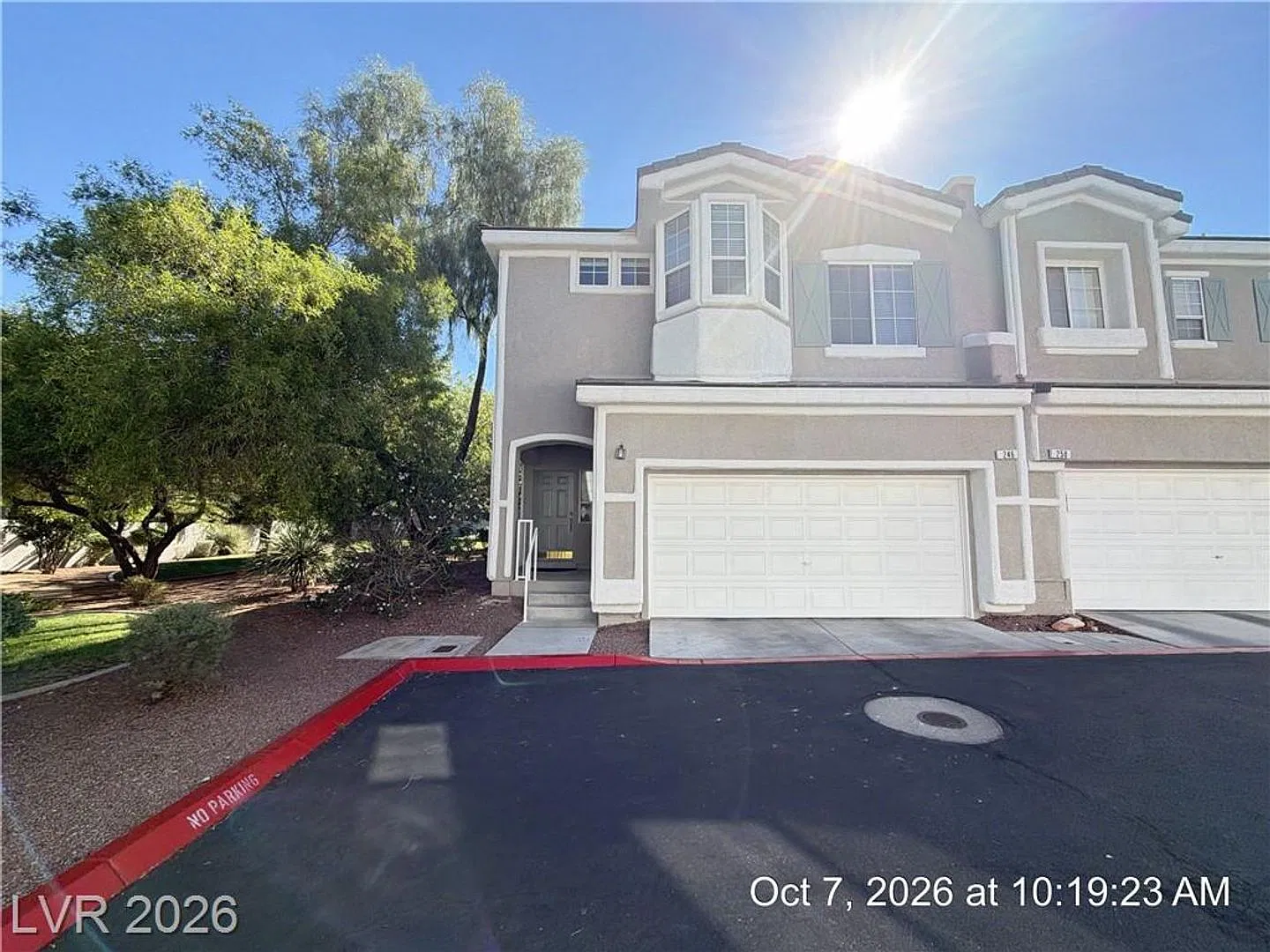 Fully Furnished Green Valley Ranch Townhome Near The District — Photo 3