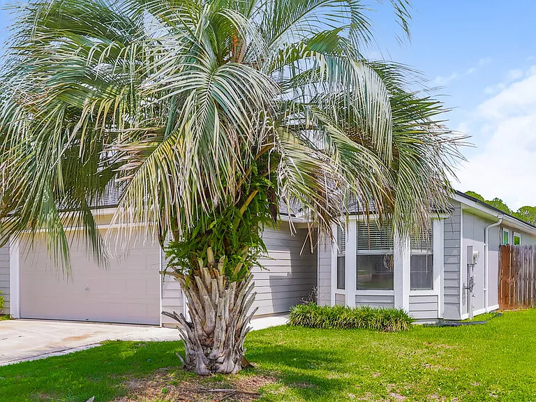 1976 Hunters Trace Cir — Photo 3