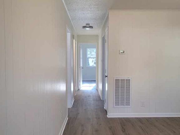 5th image of 2605 Vineyard St