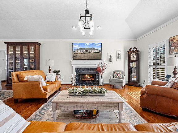 5th image of 105 Bay View Ln