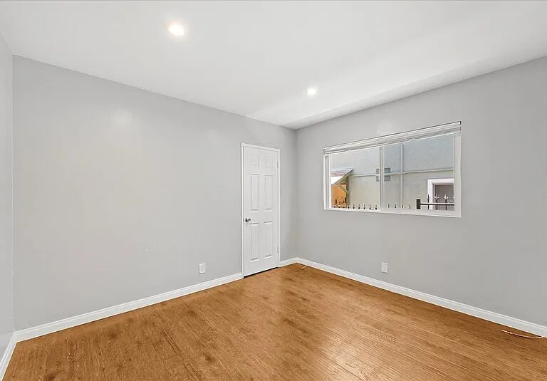 1711 Delaware Ave #5 — Photo 3