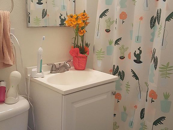 Full bath with shower/tub.