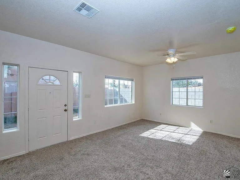 986 S 37th Ave #A — Photo 3
