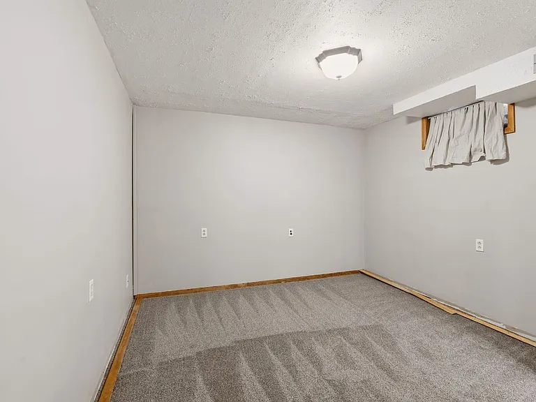 6520 N Sutherlin St — Photo 21