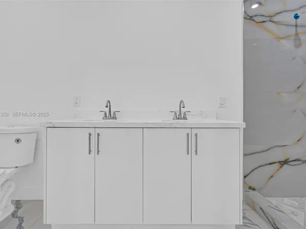 11870 SW 220th St #A, Miami, FL 33170