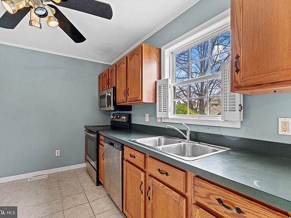 2nd image of 4256 Bishop Ln