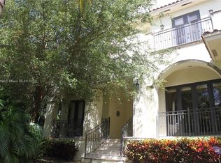 690 Harbor Ln, Key Biscayne, FL 33149