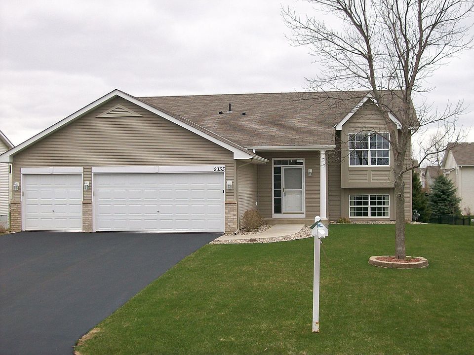 Freshly Resurfaced Driveway, In Ground Sprinklers and Much More!
