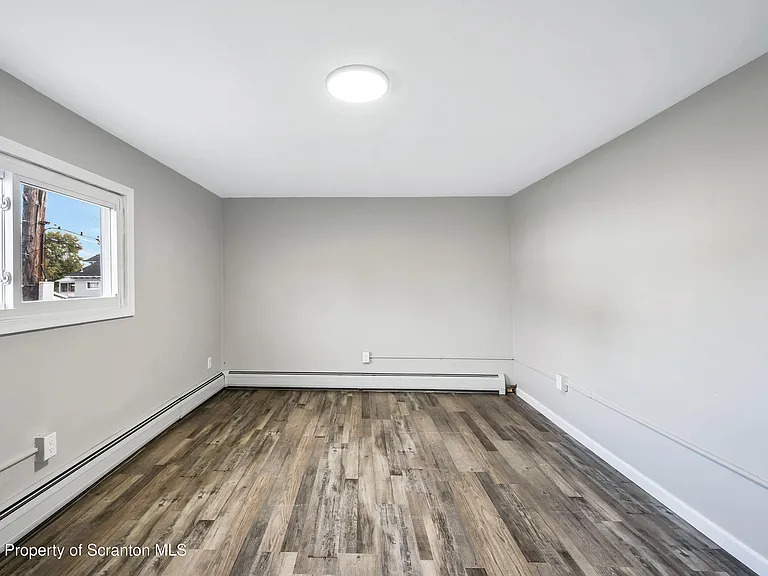 333 Oak St #1/2 — Photo 8