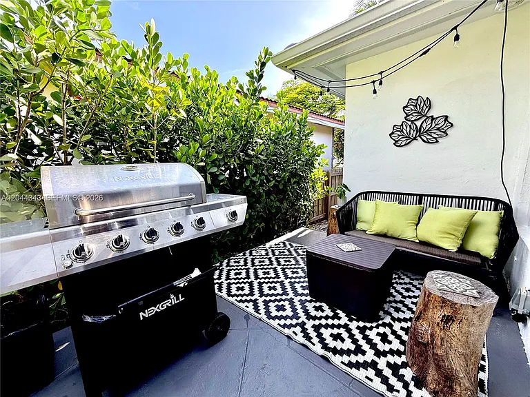 9008 Emerson Ave — Photo 30