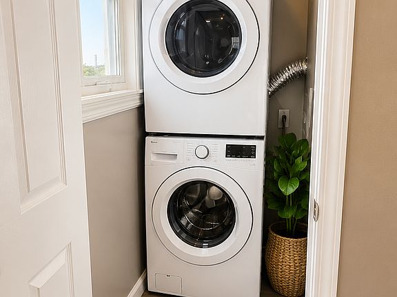 5th image of 23 Somerset St #1