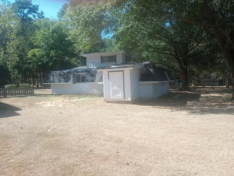 2404 County Road 190D — Photo 3