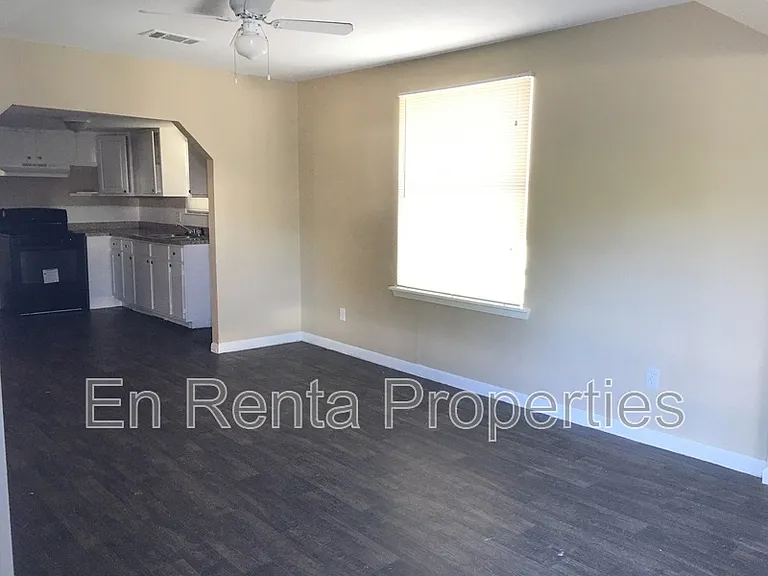 2903 Weber St — Photo 3