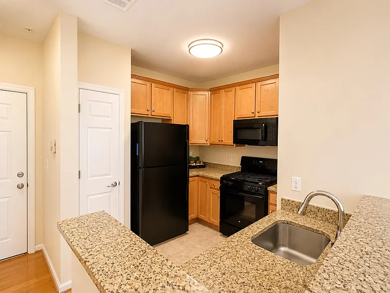 3810 Lightfoot St #109 — Photo 3