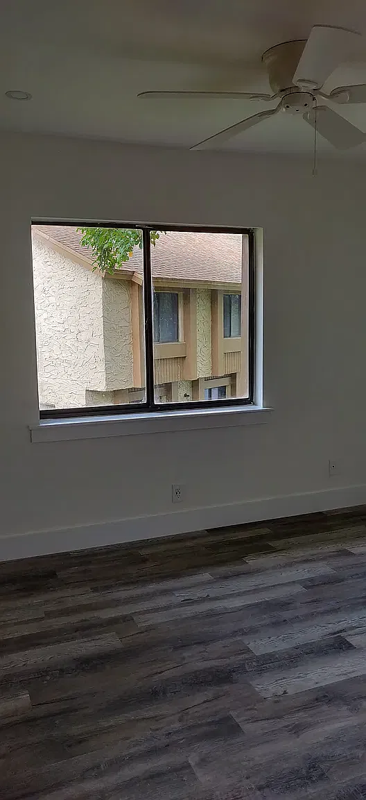3 bed, 2.5 bath, 1600 sqft, $1,600 — Photo 4