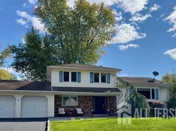 2 Putnam Rd, East Brunswick, NJ 08816