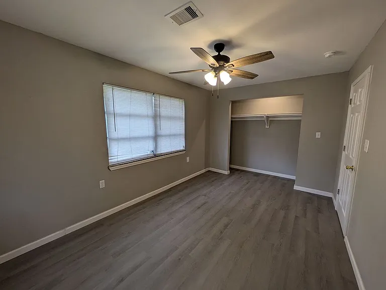 5251 Procter St — Photo 9