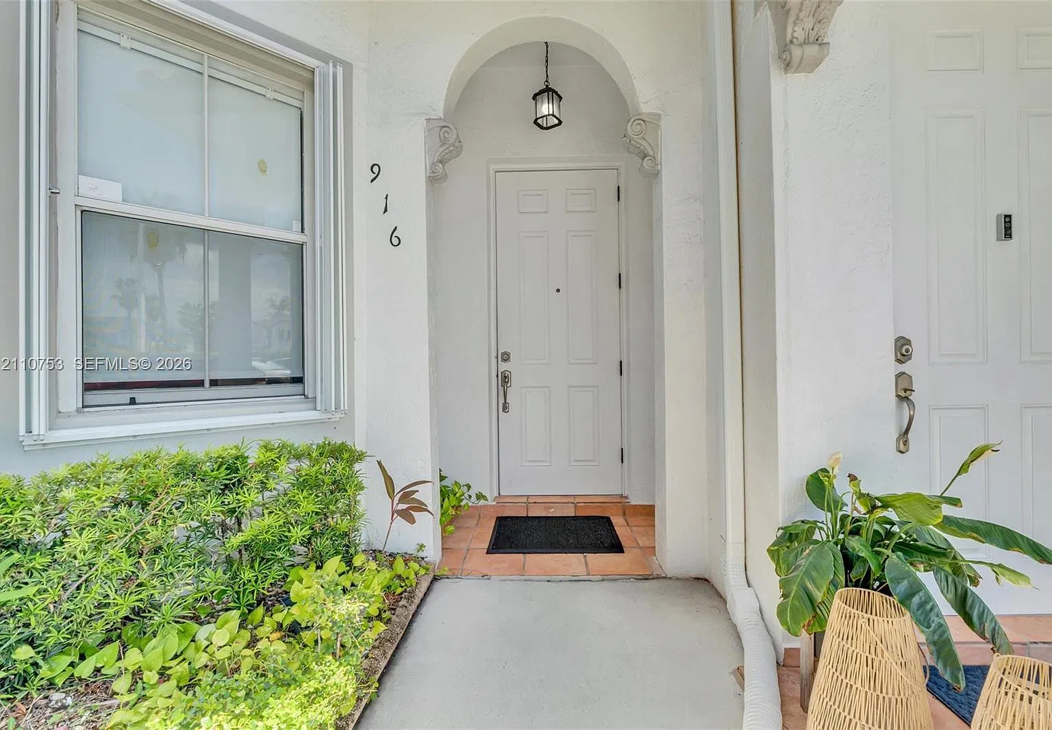 5570 NW 107th Ave — Photo 2
