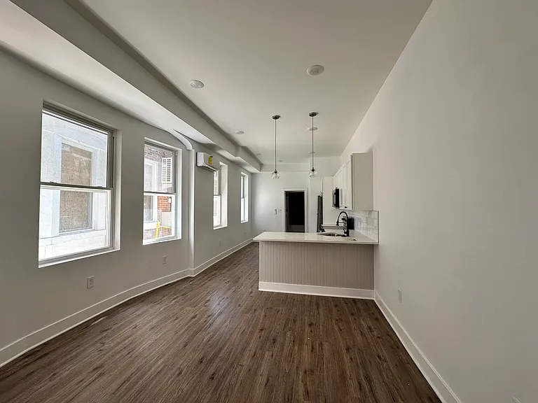1240 W Allegheny Ave #1 — Photo 2