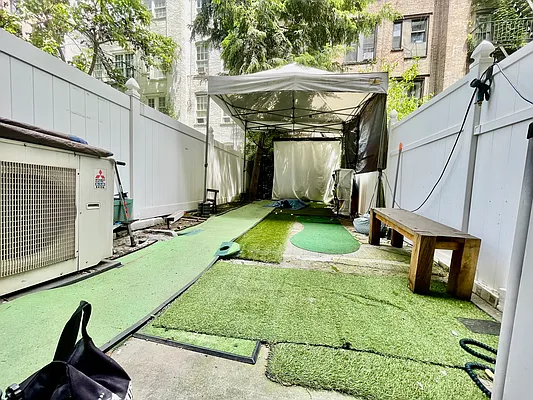 Rented by R New York | media 38