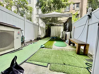 Rented by R New York