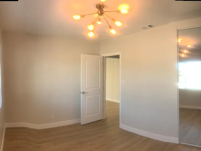 6433 Gentry Ave — Photo 22