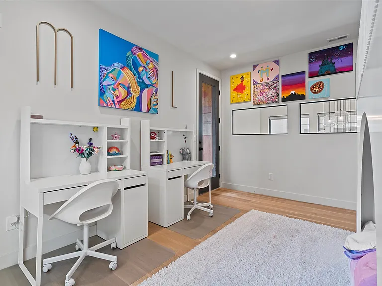 4540 Mercier St — Photo 15
