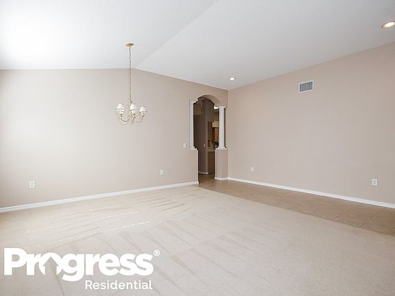 5th image of 812 Straw Lake Dr