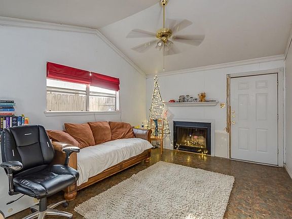 4th image of 662 Mill St