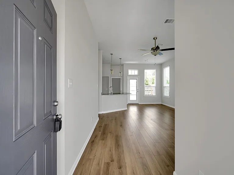 298 Brocks Ln — Photo 6