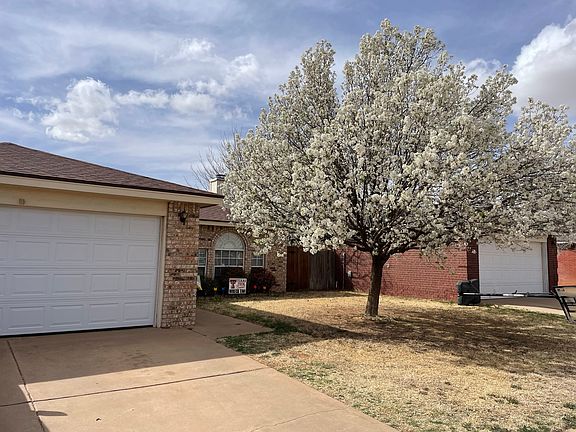 Blooms in front yard