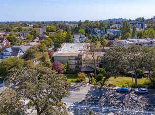 Chestnut Grove, Victoria, BC V8R 1L4