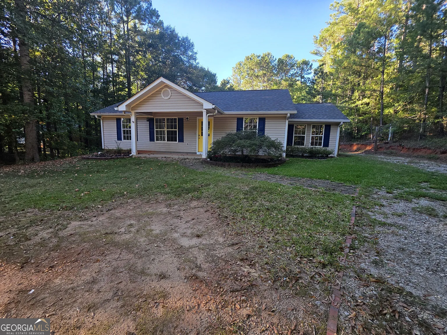 3 bed, 2.0 bath, 1470 sqft, $2,200 — Photo 2