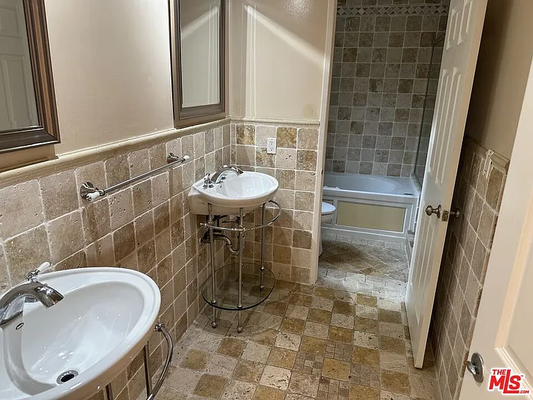 18162 Sweet Elm Dr — Photo 29