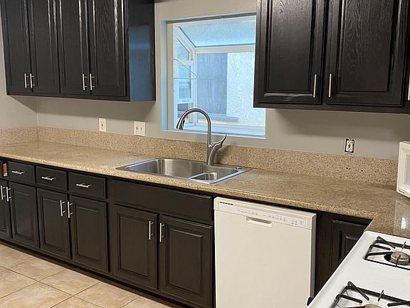5th image of 836 1/2 Sartori Ave