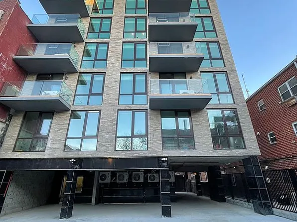 93-09 Lamont Ave #3C, Elmhurst, NY 11373